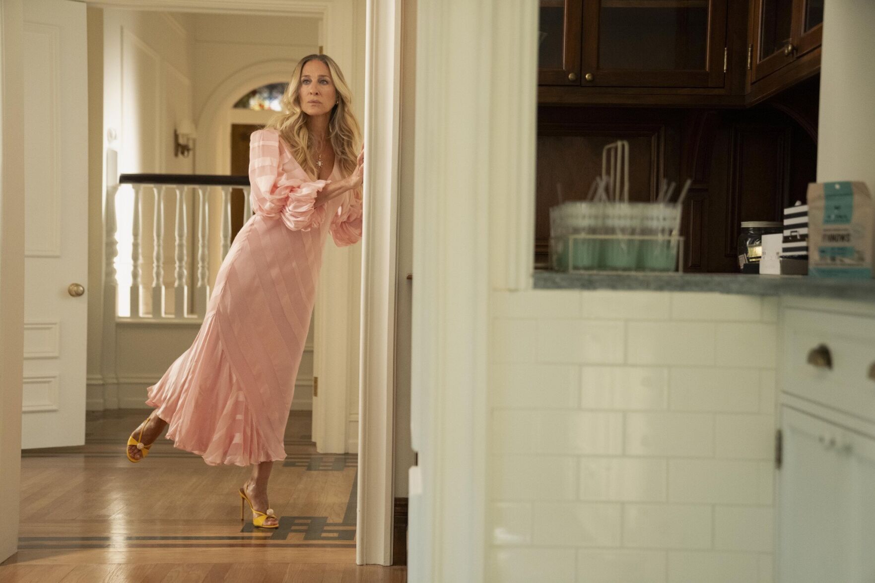 en-and-just-like-that-aging-carrie-door.jpg